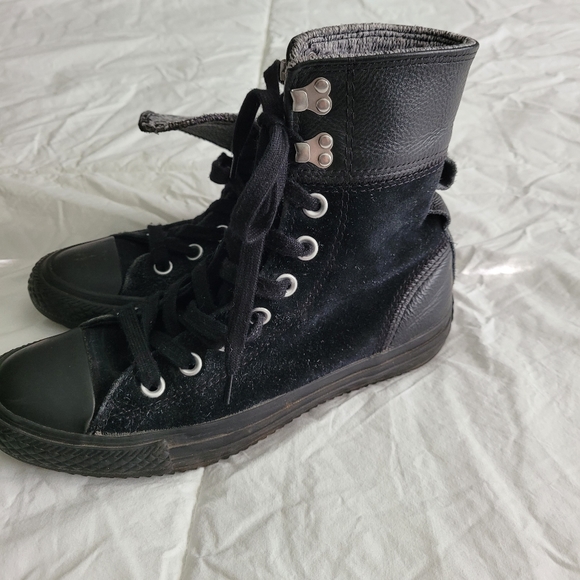 Converse Shoes - Converse size 7